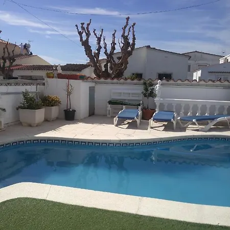 Alberes 61-b Empuriarent Holiday home Empuriabrava